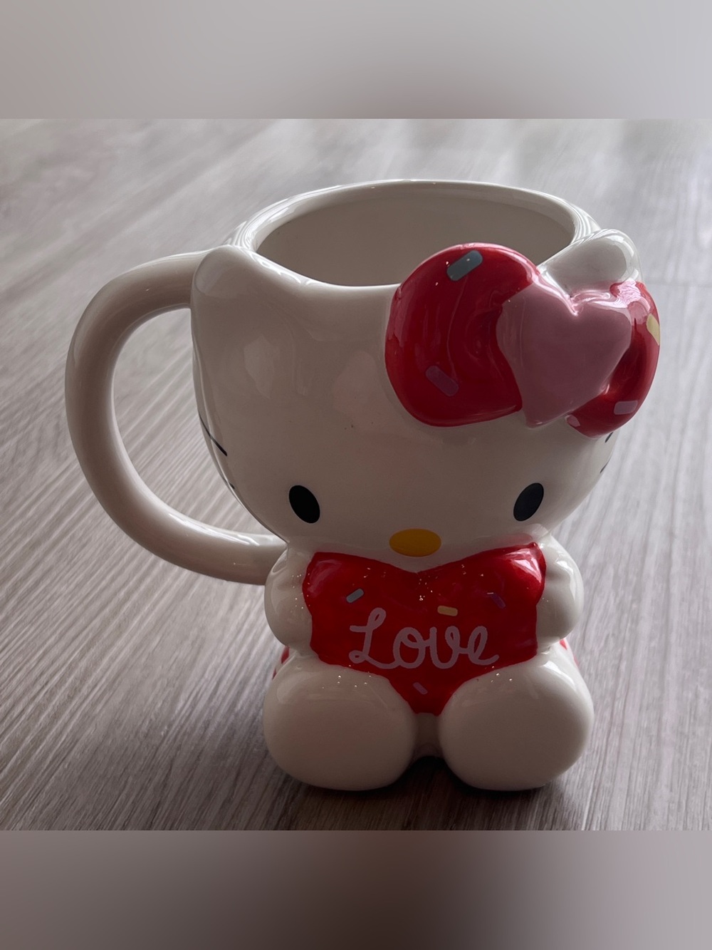 Hello Kitty 20 oz Figural 3D Ceramic Coffee Mug Red Heart & Bow Silver Buffalo